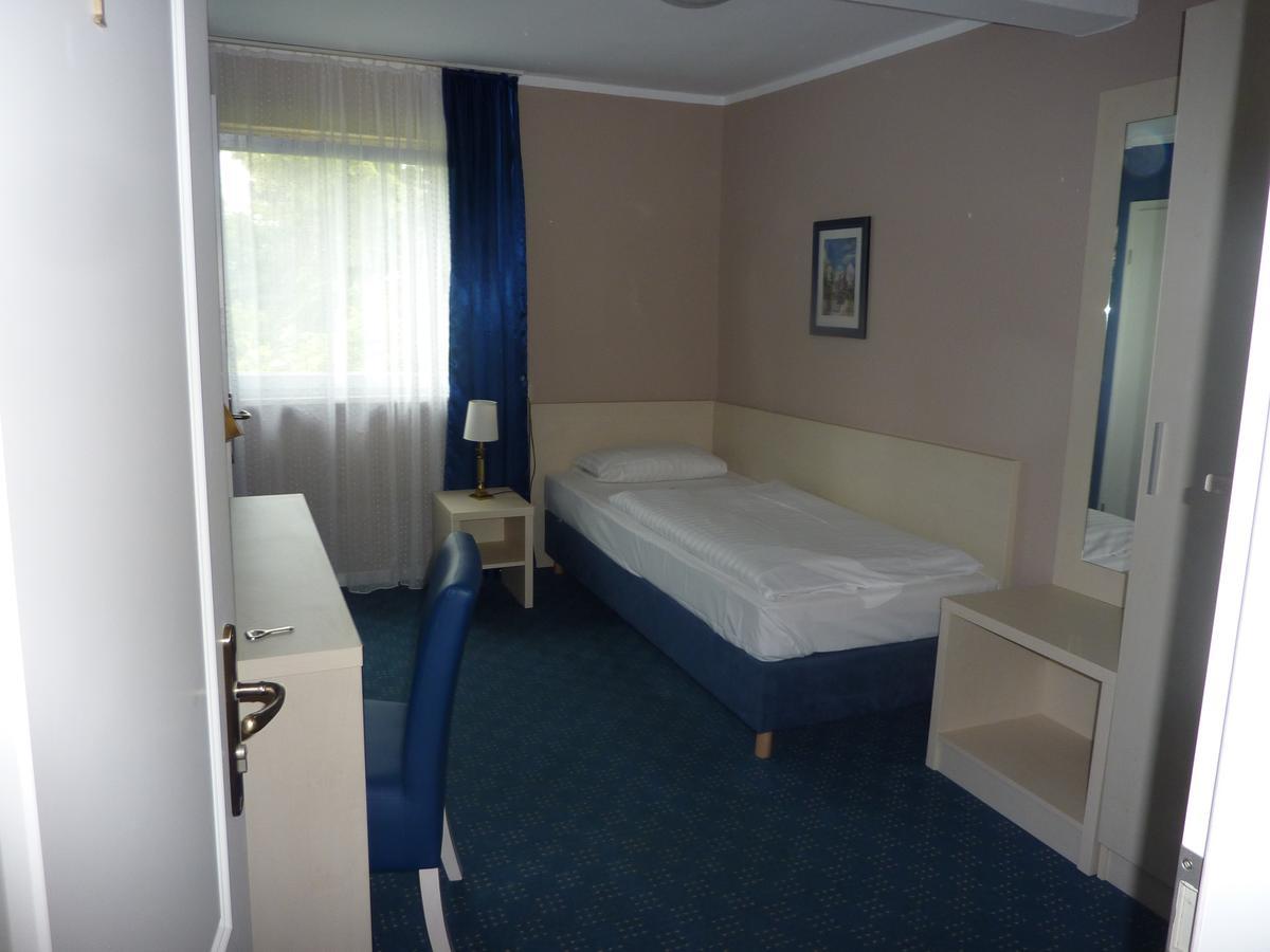 Hotel Pelikan Kitzingen Exterior photo